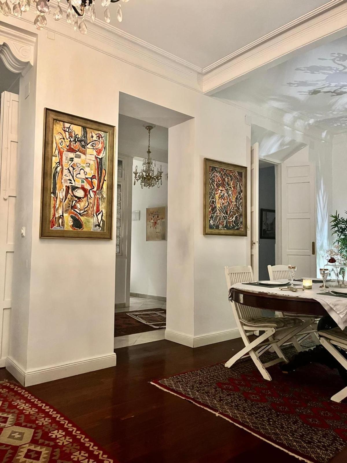 Small Stylish Room With Comfortable Queen-Size Bed In Very Large, Beautifully Decorated Shared Flat In The Historic Centre Of Malaga Homestay Malaga