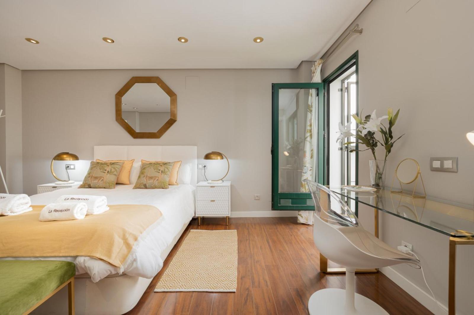 Cathedral Suites-city Center With Terrace Apartamento