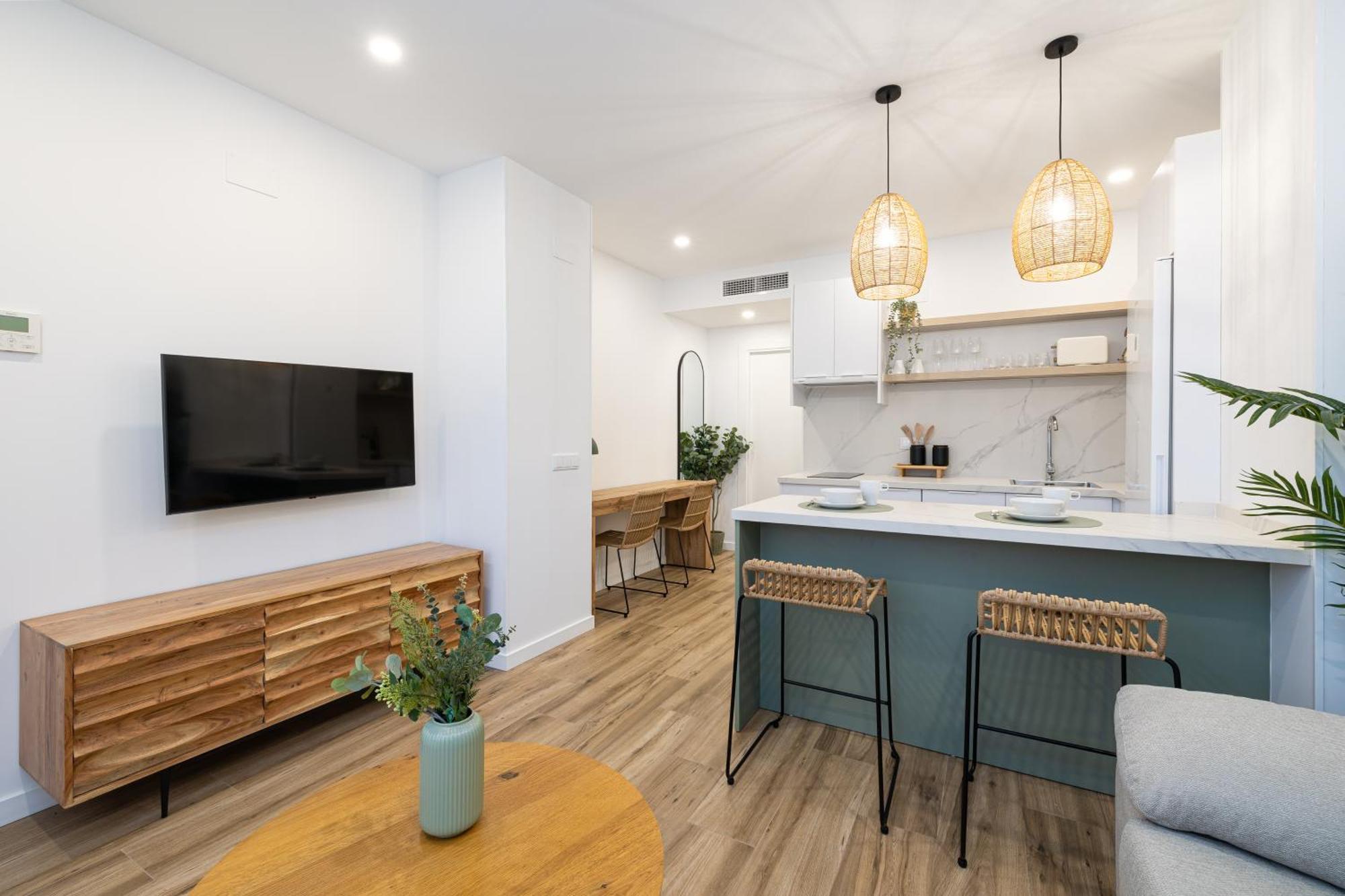 Bright Renovated -terrace -1bedroom 1bath Appartement Málaga