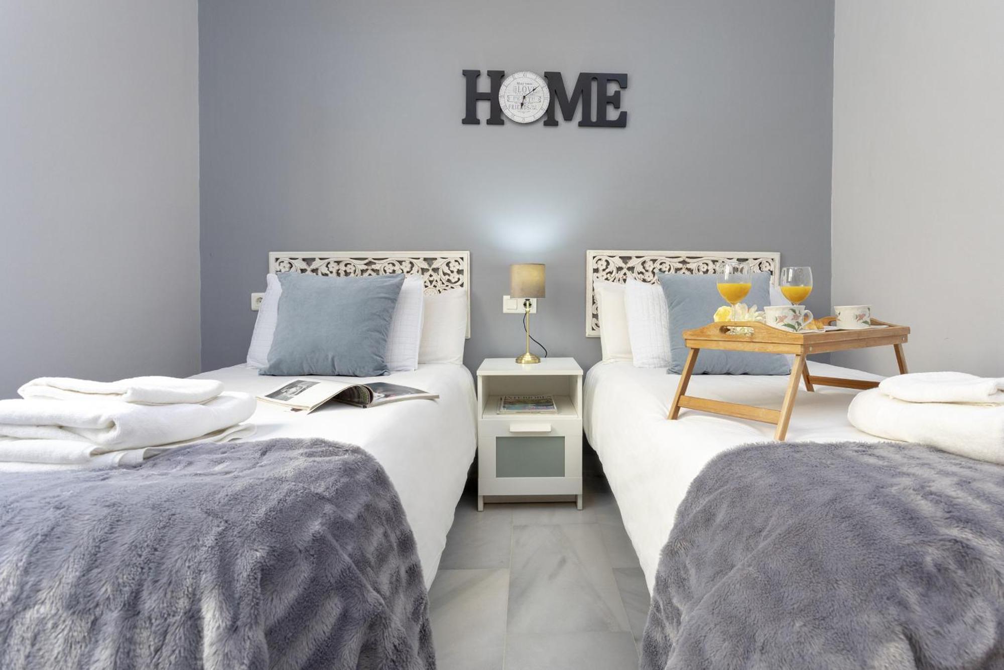 -malagasunapts-city Centre Mariblanca Apartamento *