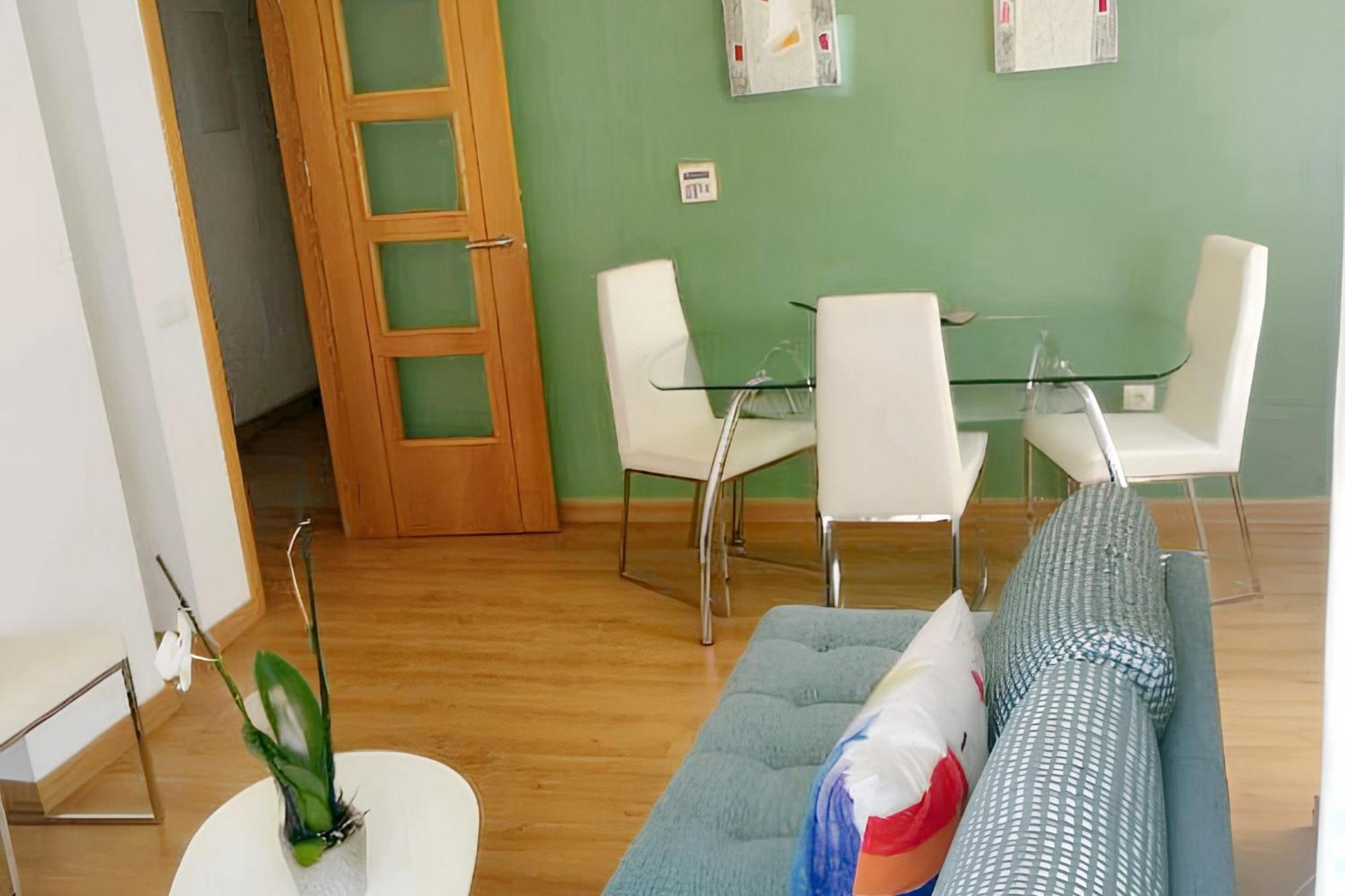 Modern 80 M² + Balcony Appartement *