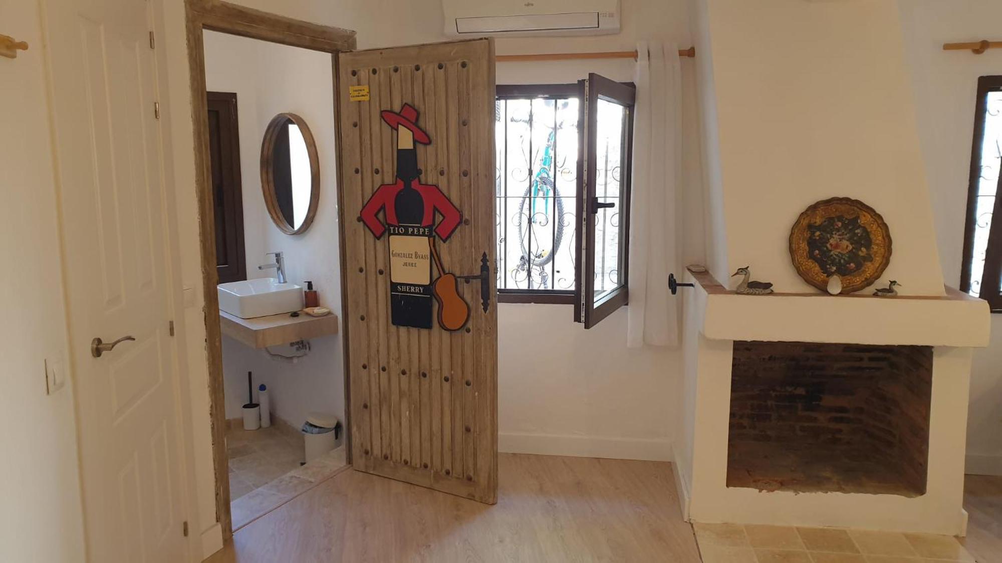 Apartamento Amplia Y Tranquila Con Bano Privado En Piso Compartido *