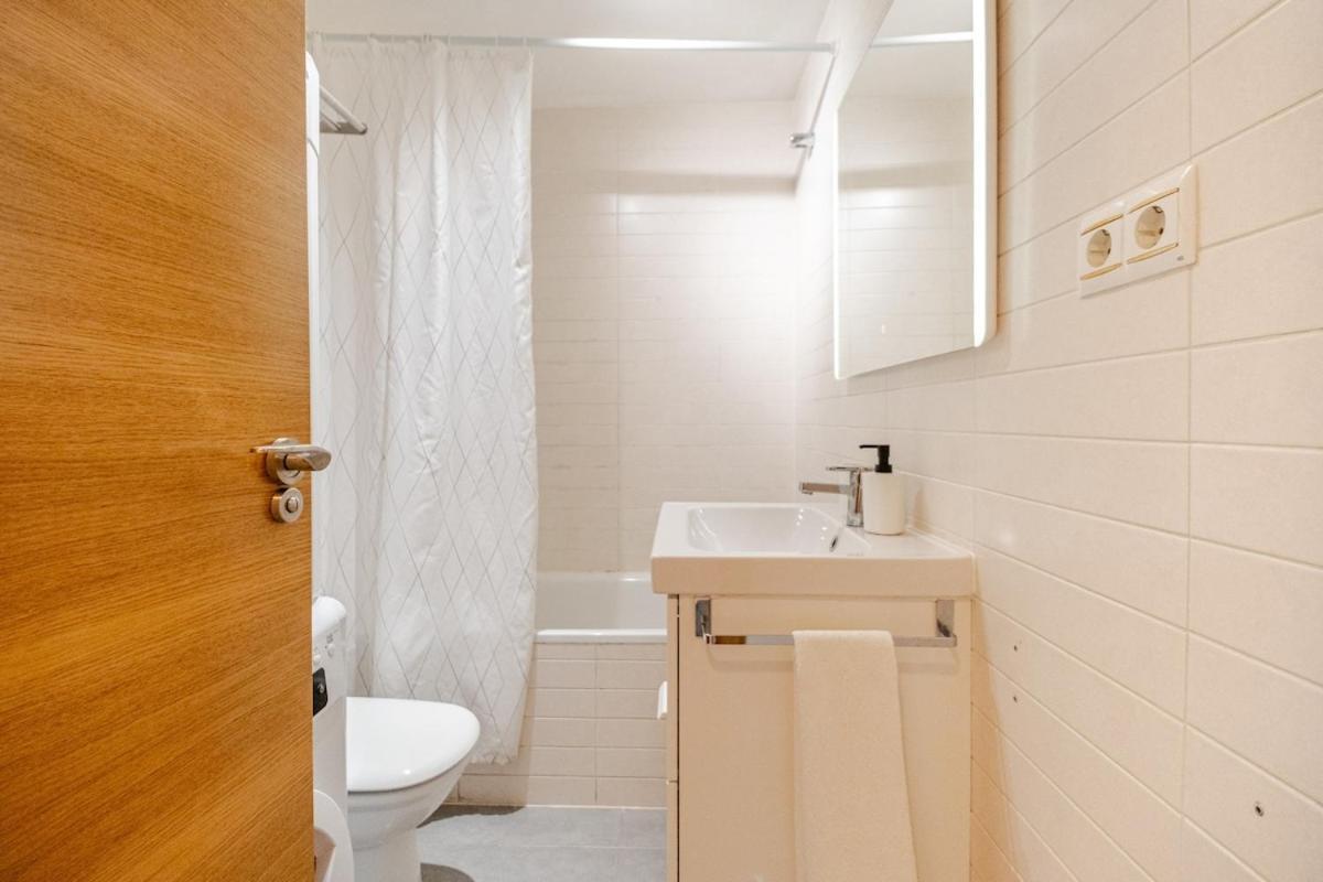 Explore From A Moderm Apartamento *
