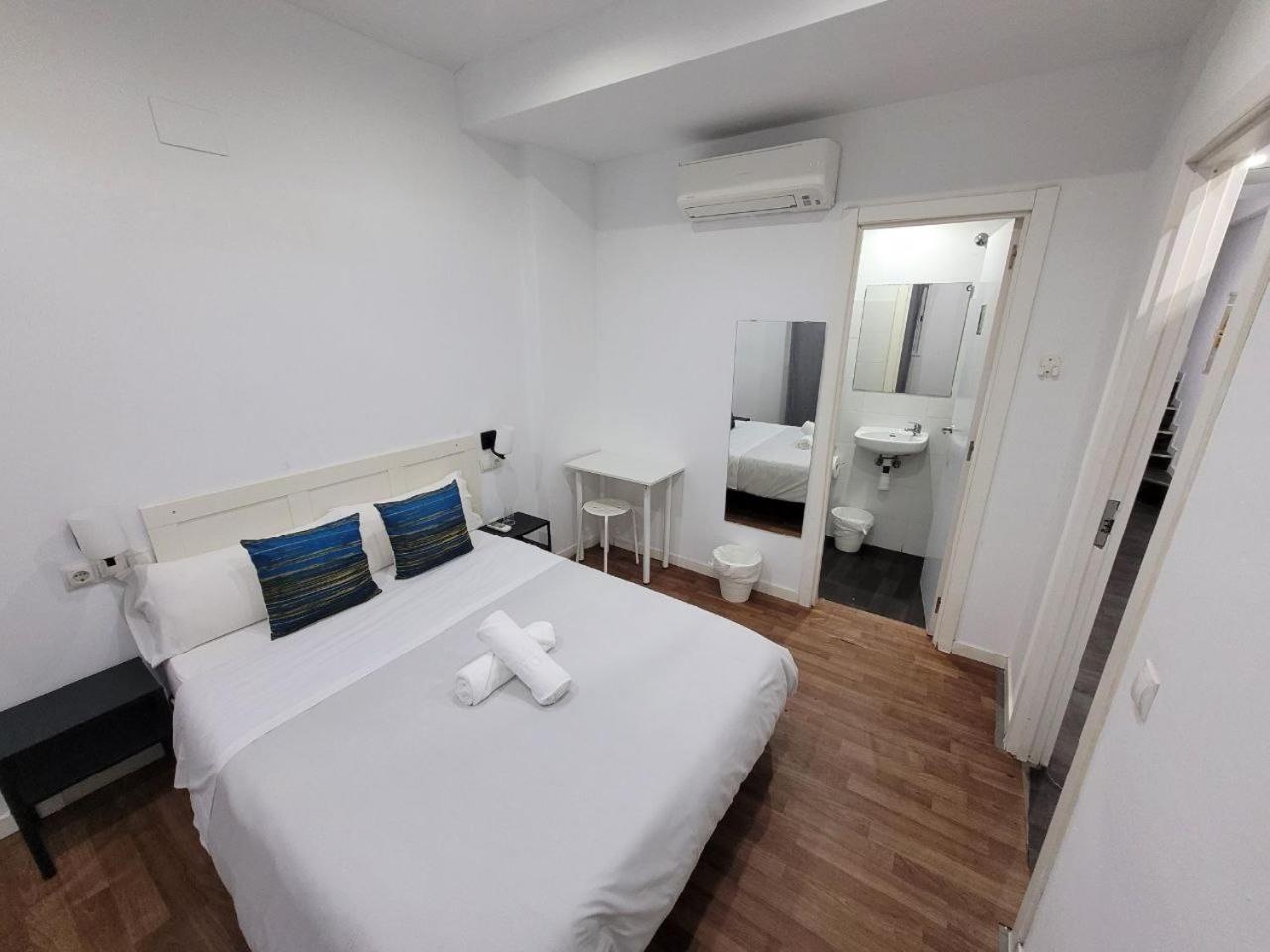Ayz Frailes - Auto Check-in (adults Only) Pensión Málaga