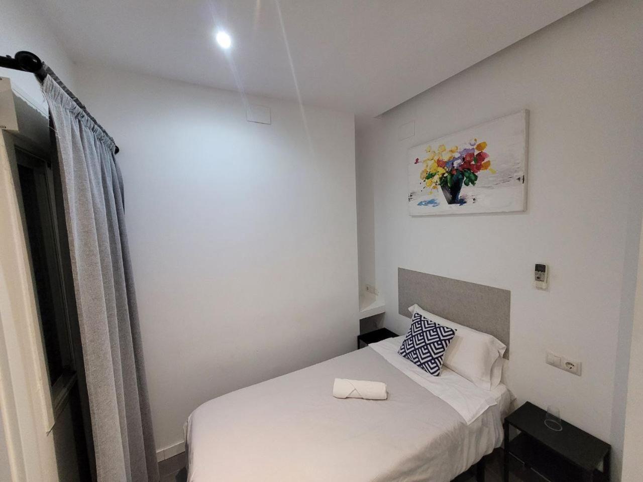 Pensión Ayz Frailes - Auto Check-in (adults Only) Málaga