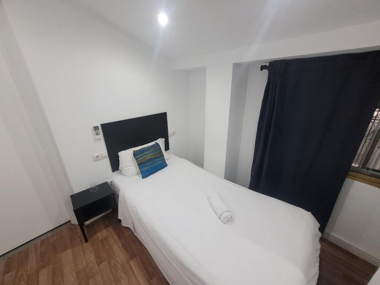 Ayz Frailes - Auto Check-in (adults Only) 3*