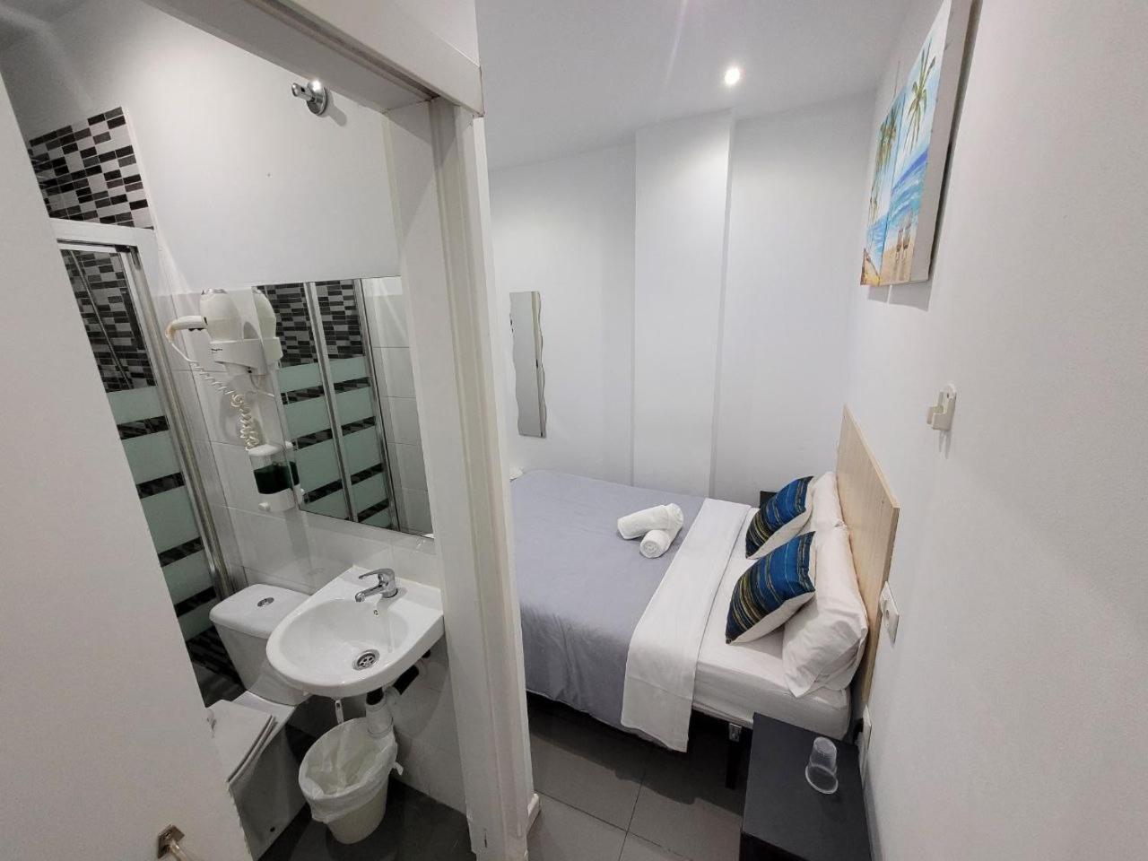 Ayz Frailes - Auto Check-in (adults Only) 3* Málaga