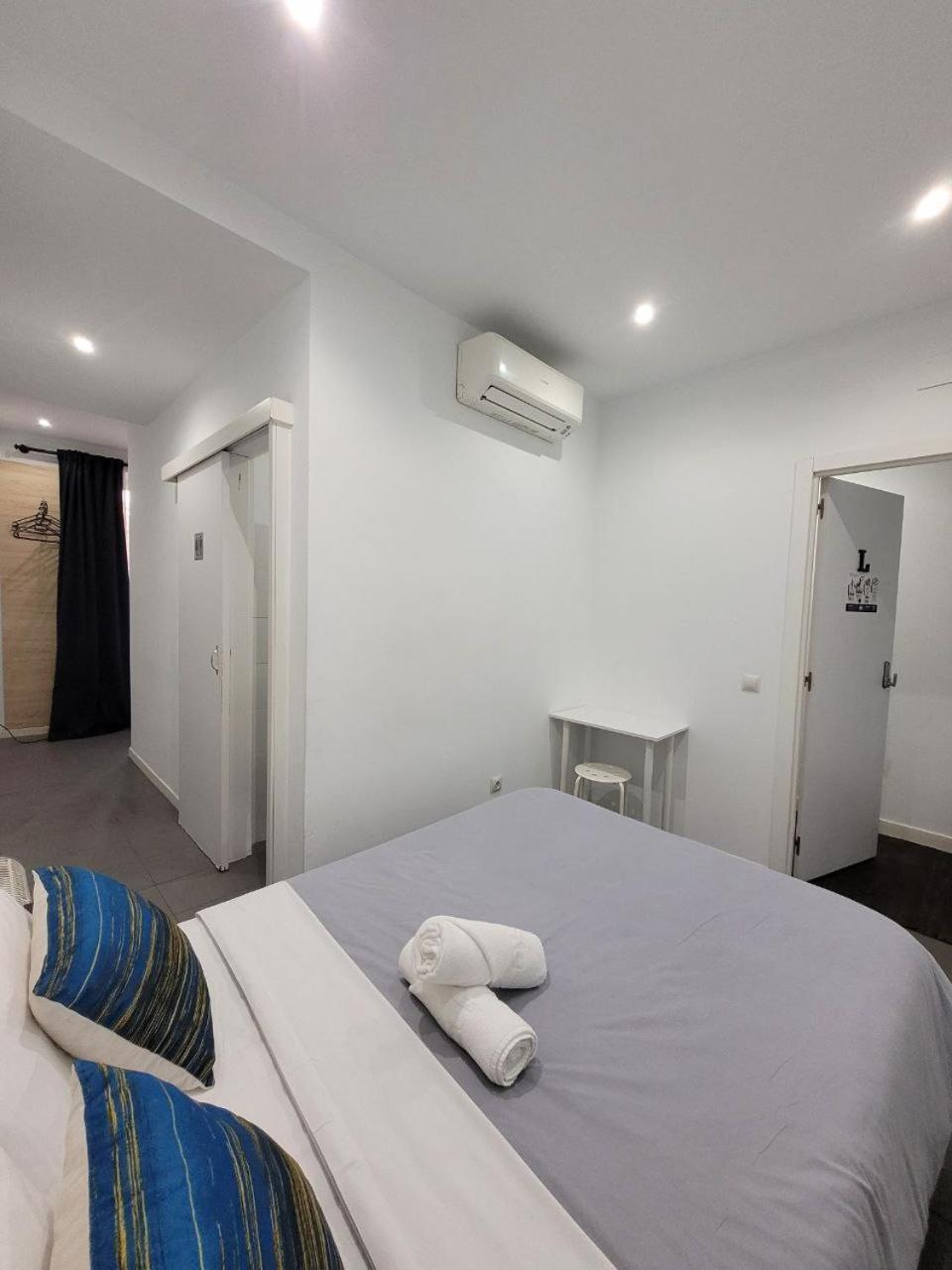 Pensión Ayz Frailes - Auto Check-in (adults Only) Málaga