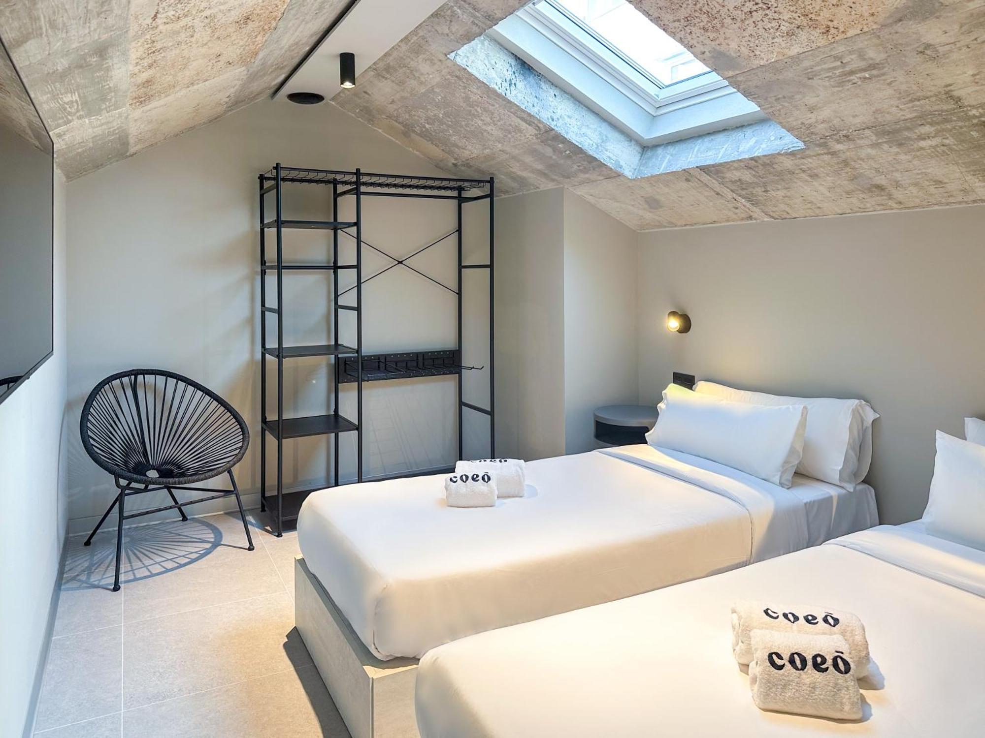 Coeo Hernan Ruiz Rooftop Pool Hostel