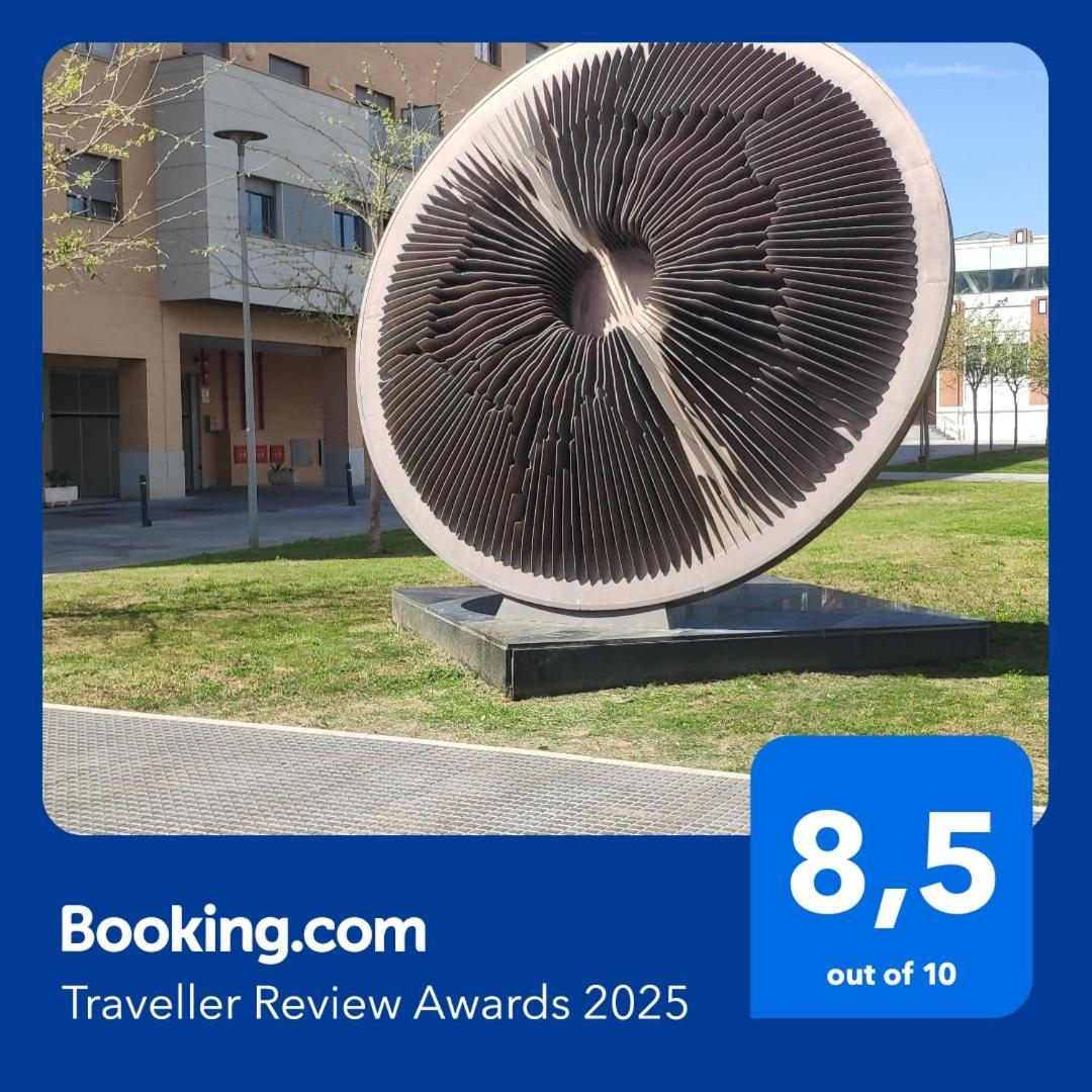 Apartamento En La Playa! Parking, Wifi, Piscina, Aire Acondicionado Y Netflix!
