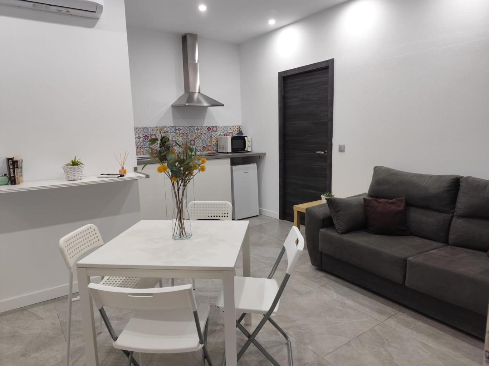 Rafael Apartment *