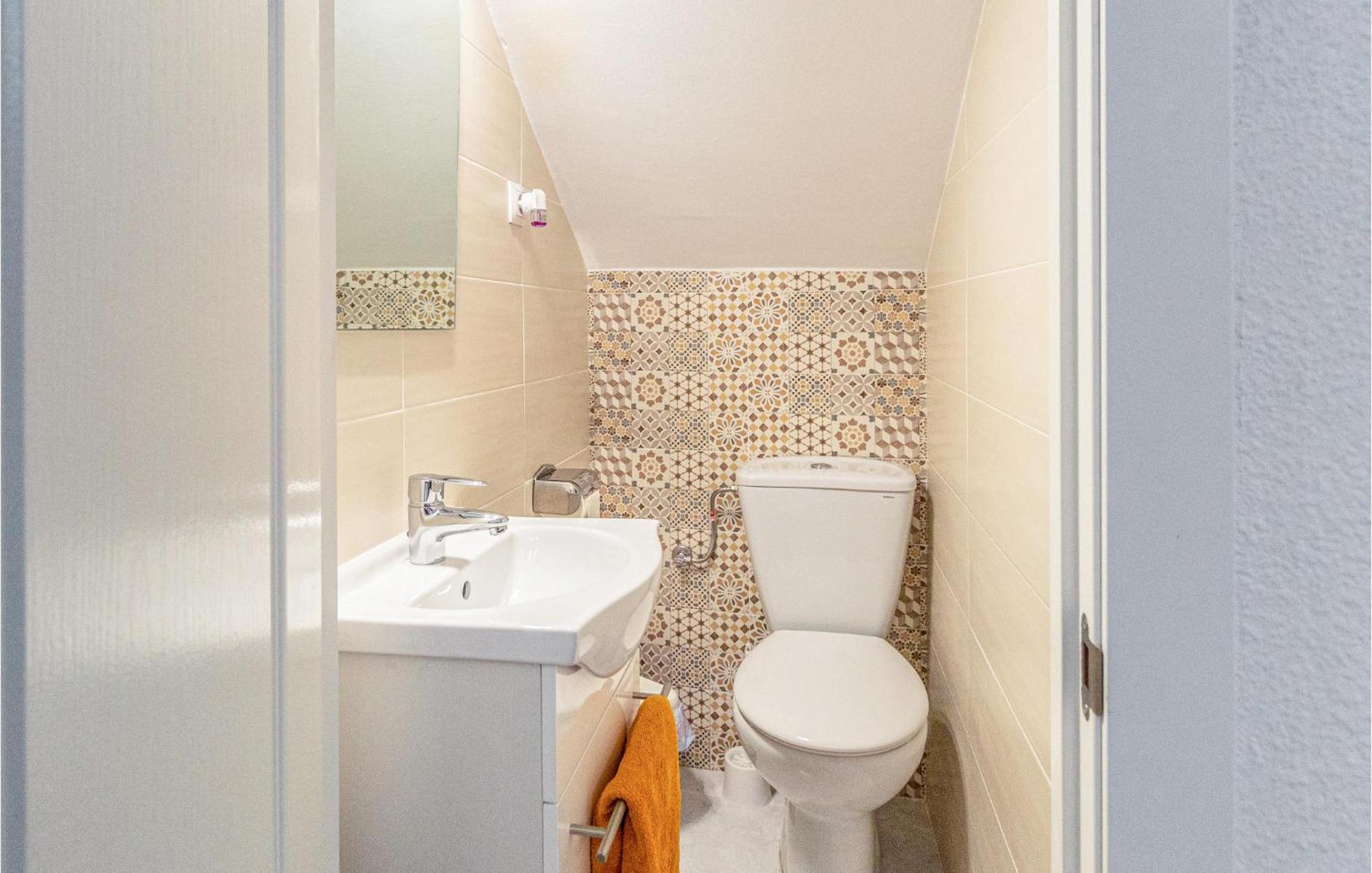 Casa de férias Stunning In Mlaga With 2 Bedrooms And Wifi Málaga
