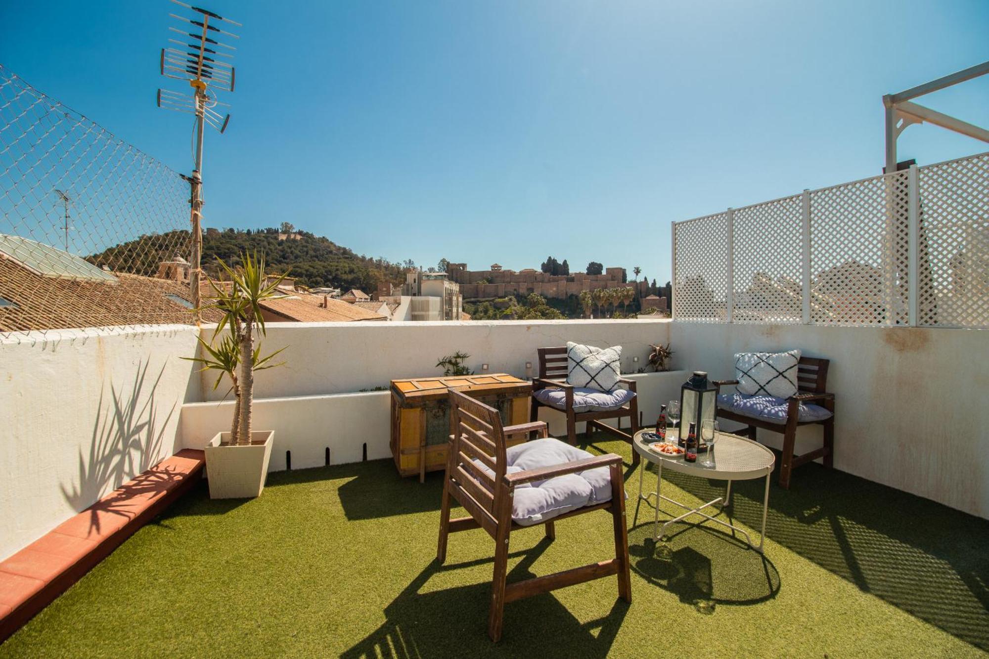 C89 - Luxurious Penthouse With Private Terrace *