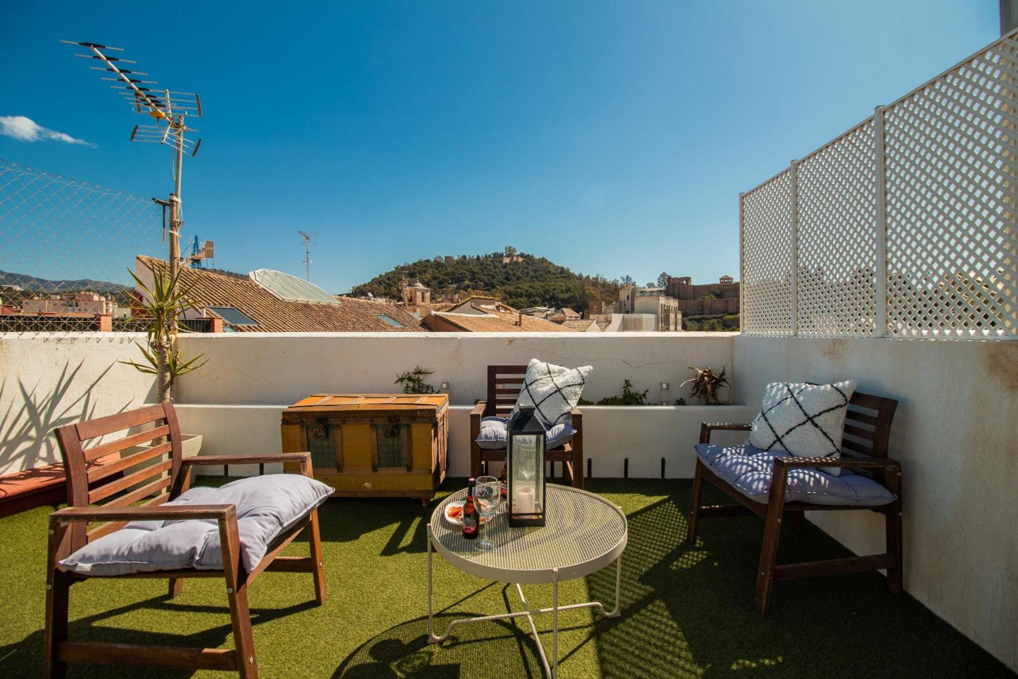 C89 - Luxurious Penthouse With Private Terrace