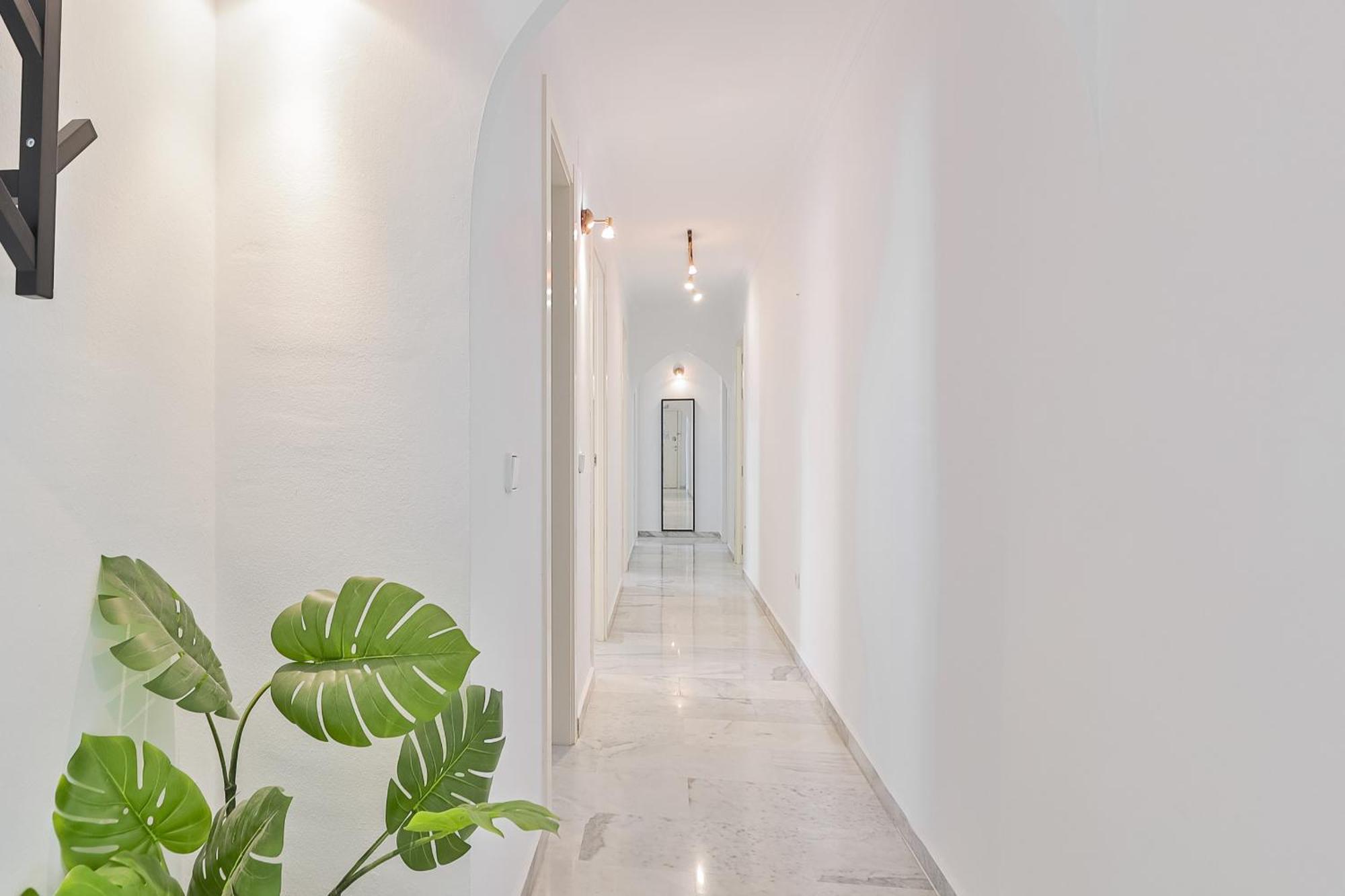 Appartement C9 Roomy Luminous 5 Bedroom In Town *