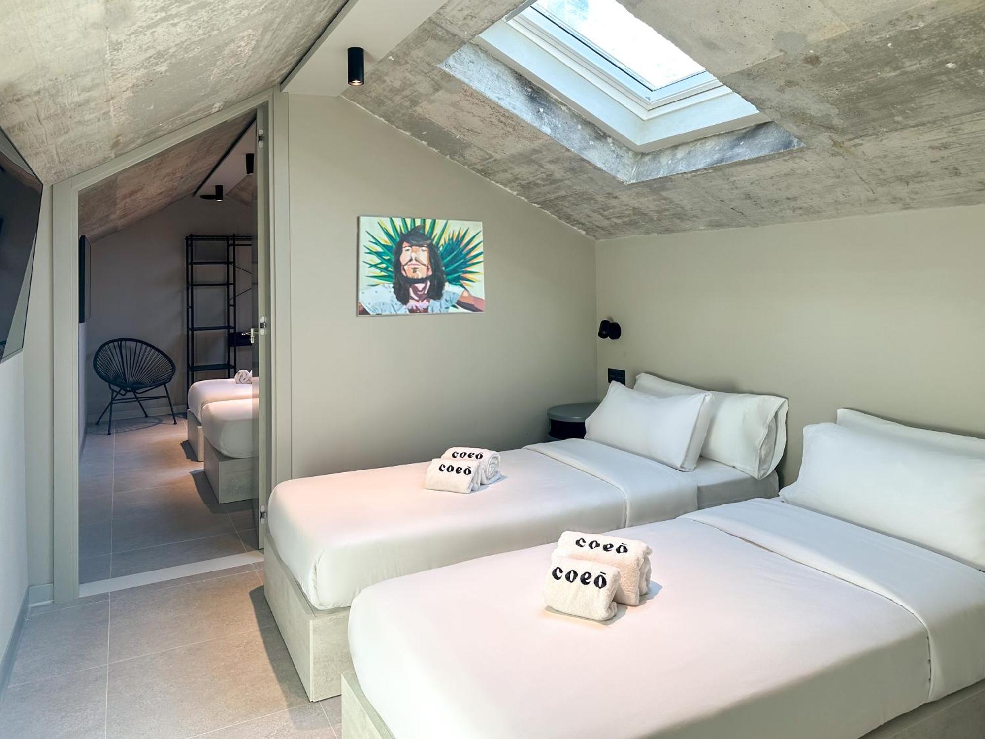 Coeo Hernan Ruiz Rooftop Pool Hostel