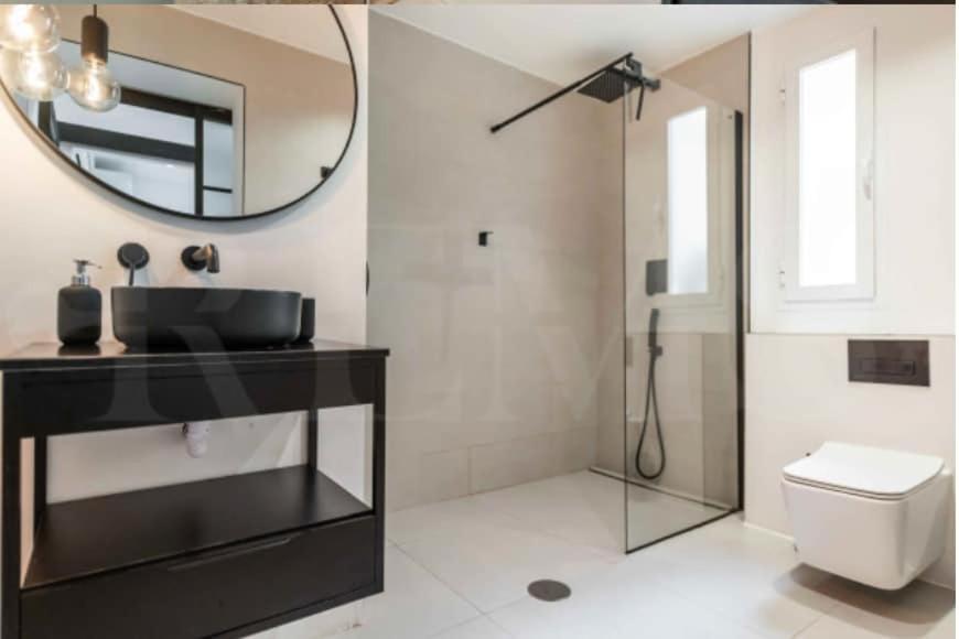 Apartamento In Center Of With Interior Patio Málaga