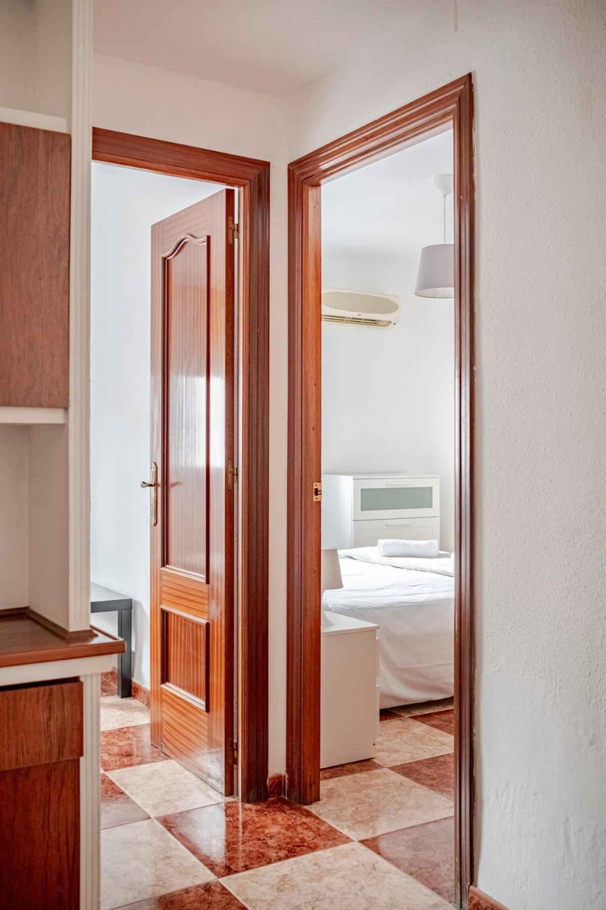 With Work/study Close To Old Town Málaga