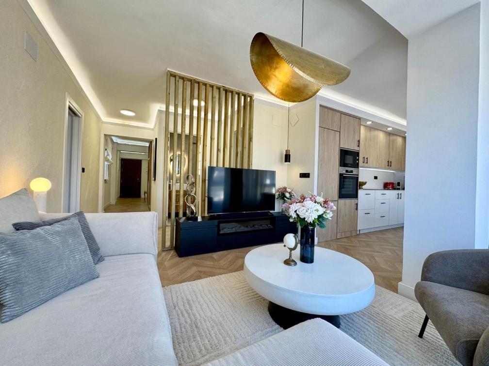 Elegance In The Heart Of Apartamento