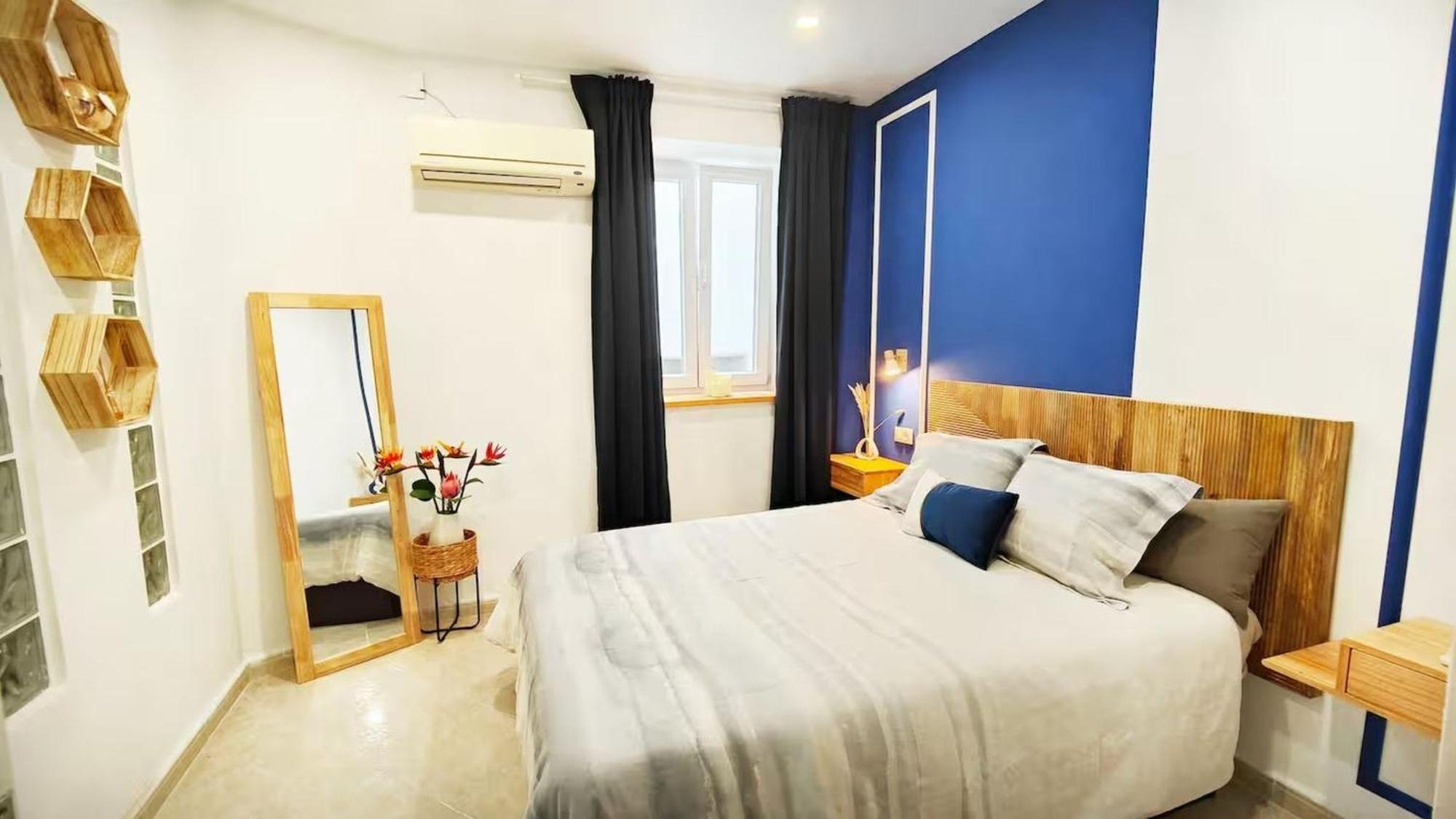 Junto A Calle Larios Appartement *