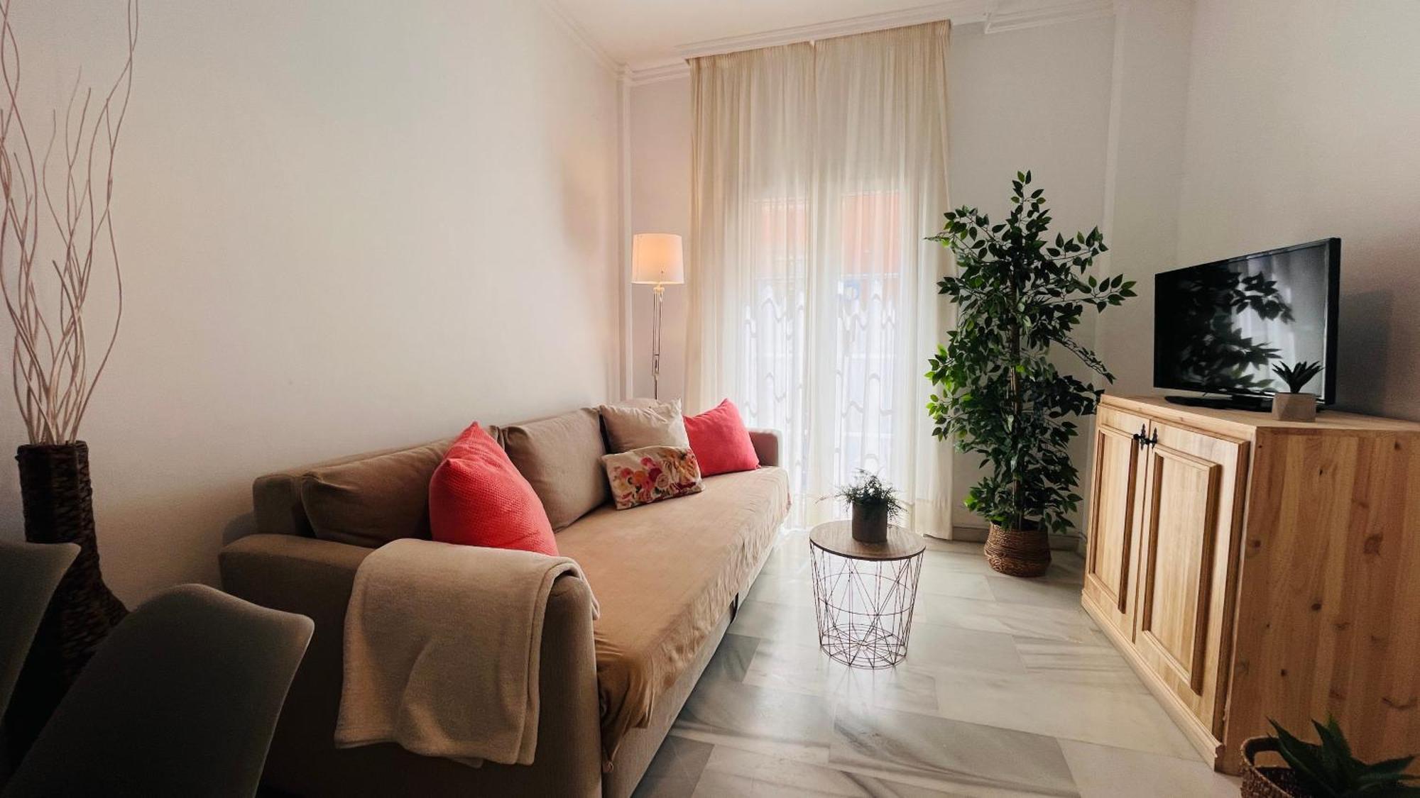 Homely Atarazanas Apartment *
