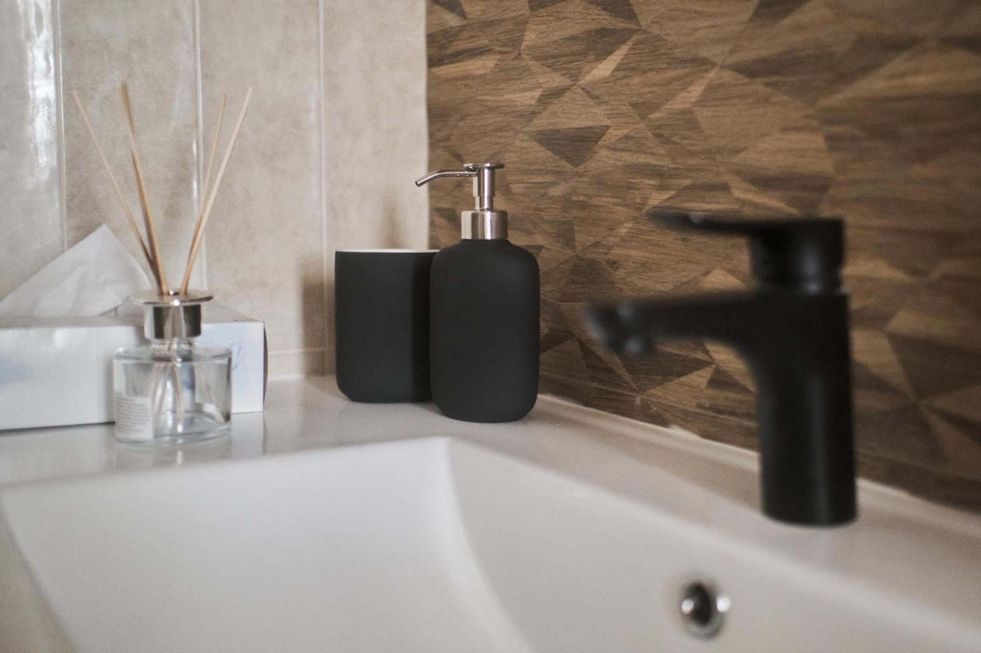 Dona M - Pure Luxe Down Town Apartamento *