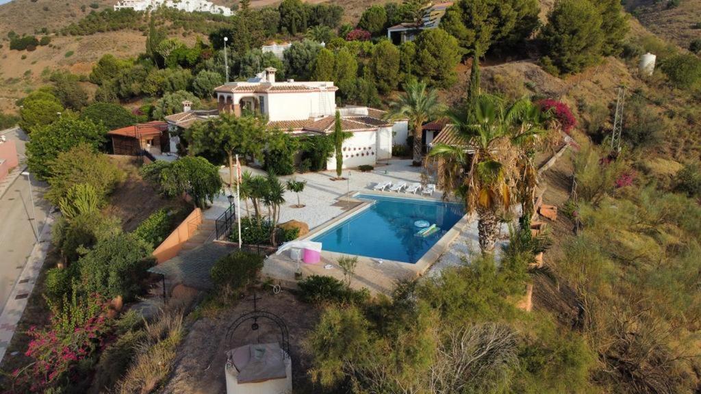 Cantares Villa *