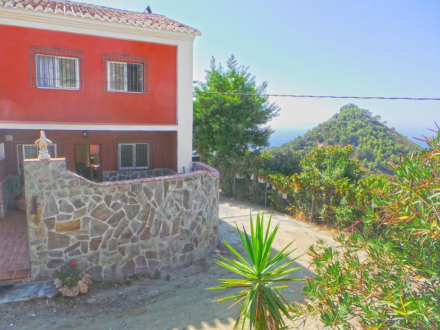 Alvarez Villa