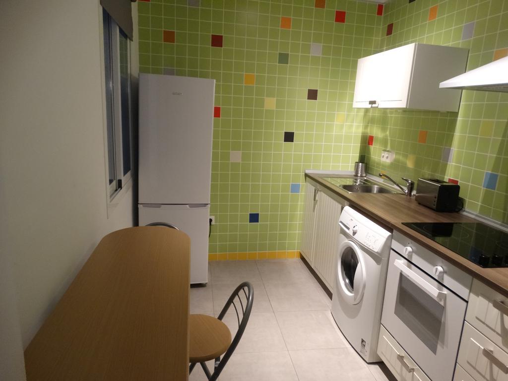 - Nuno Gomez, 24 Appartement