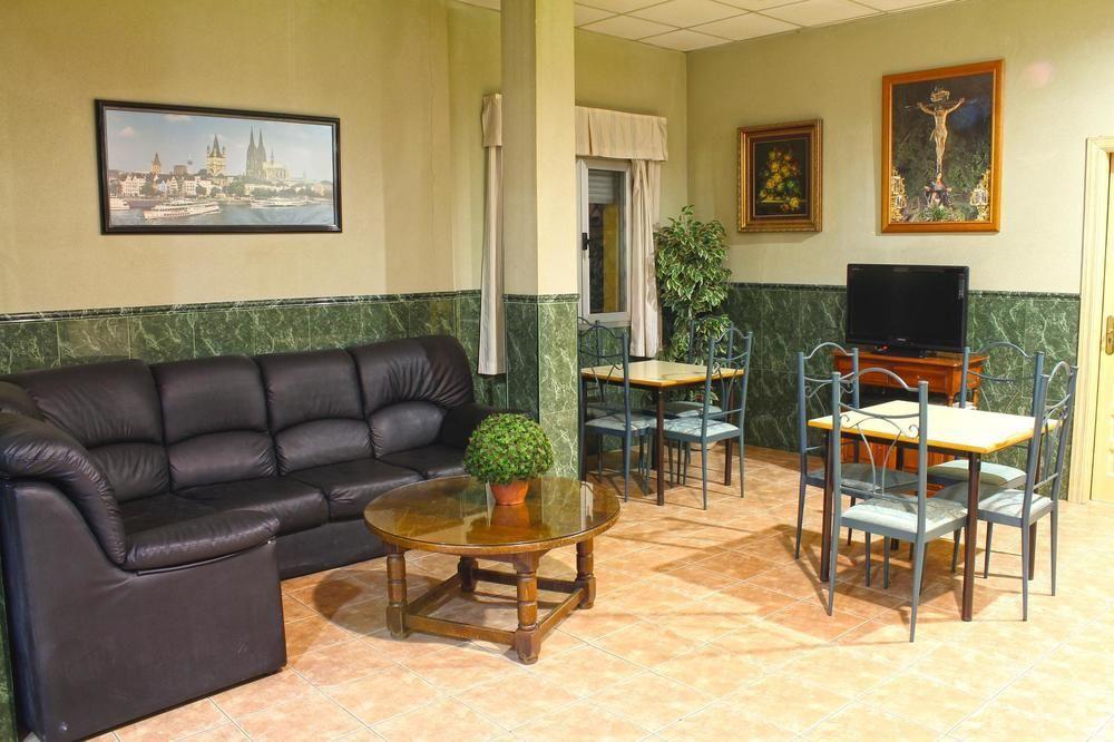La Casa De Enfrente Gasthuis 2*