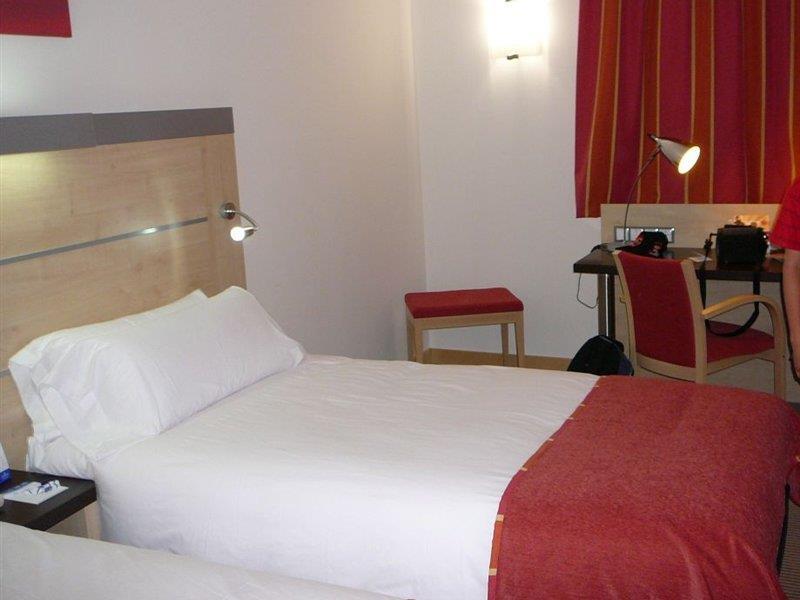 Express Airport By Ihg Hotell 3*