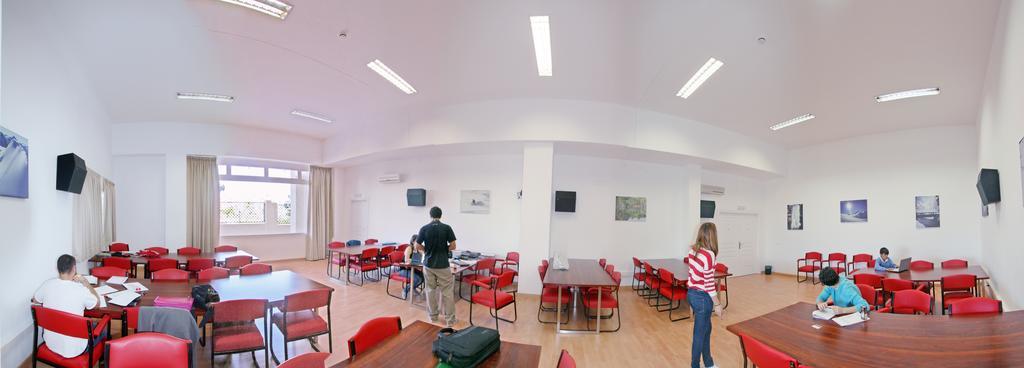 Residencia Universitaria Alfil *