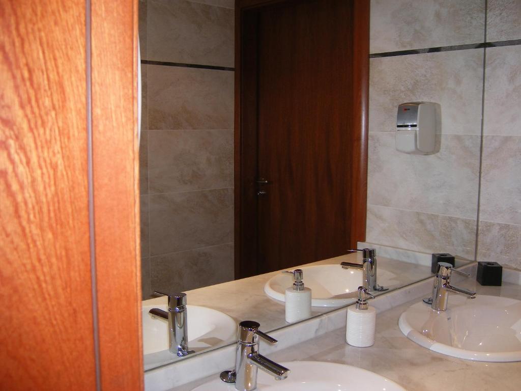 Carlos V Hotell 2*