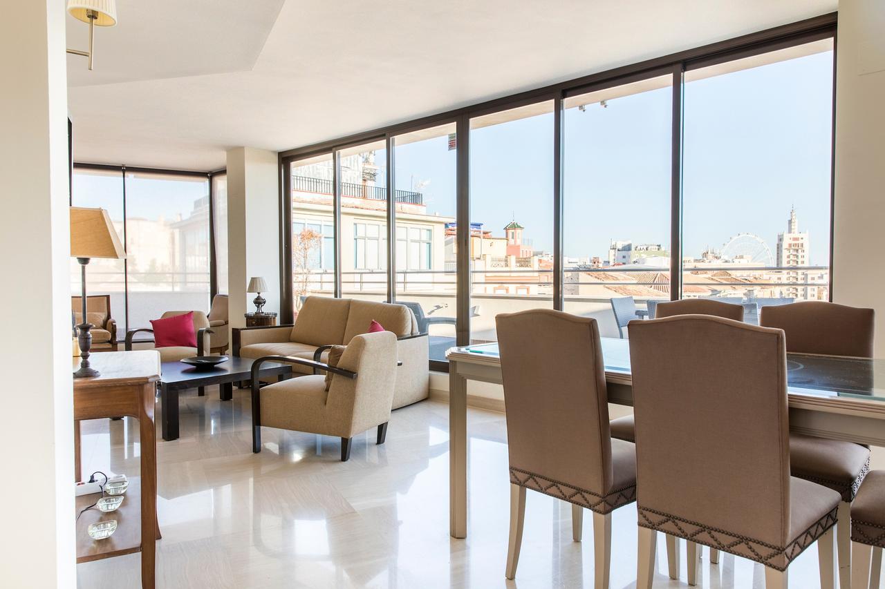 Lägenhet Larios Suites *