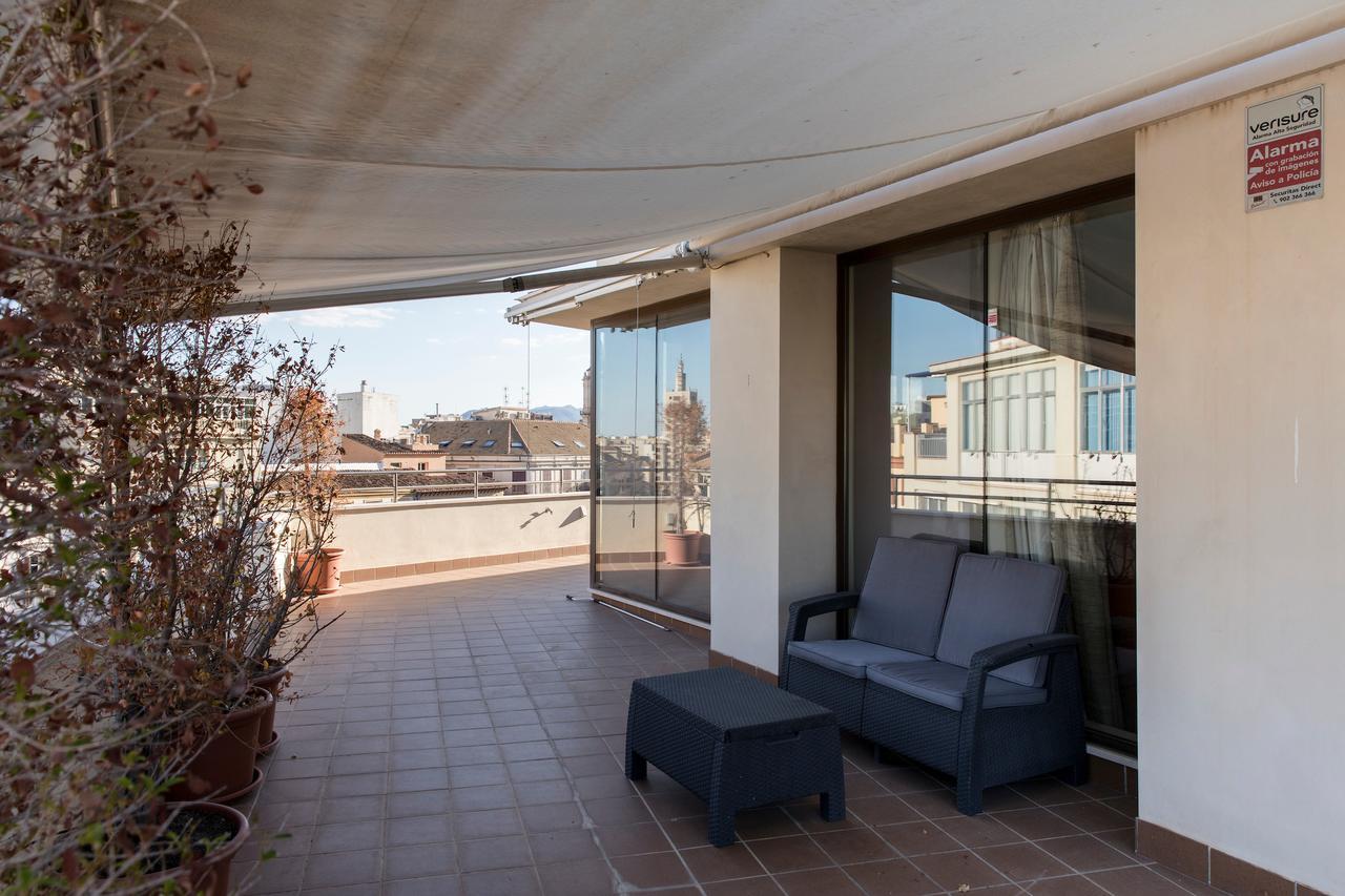 Lägenhet Larios Suites *