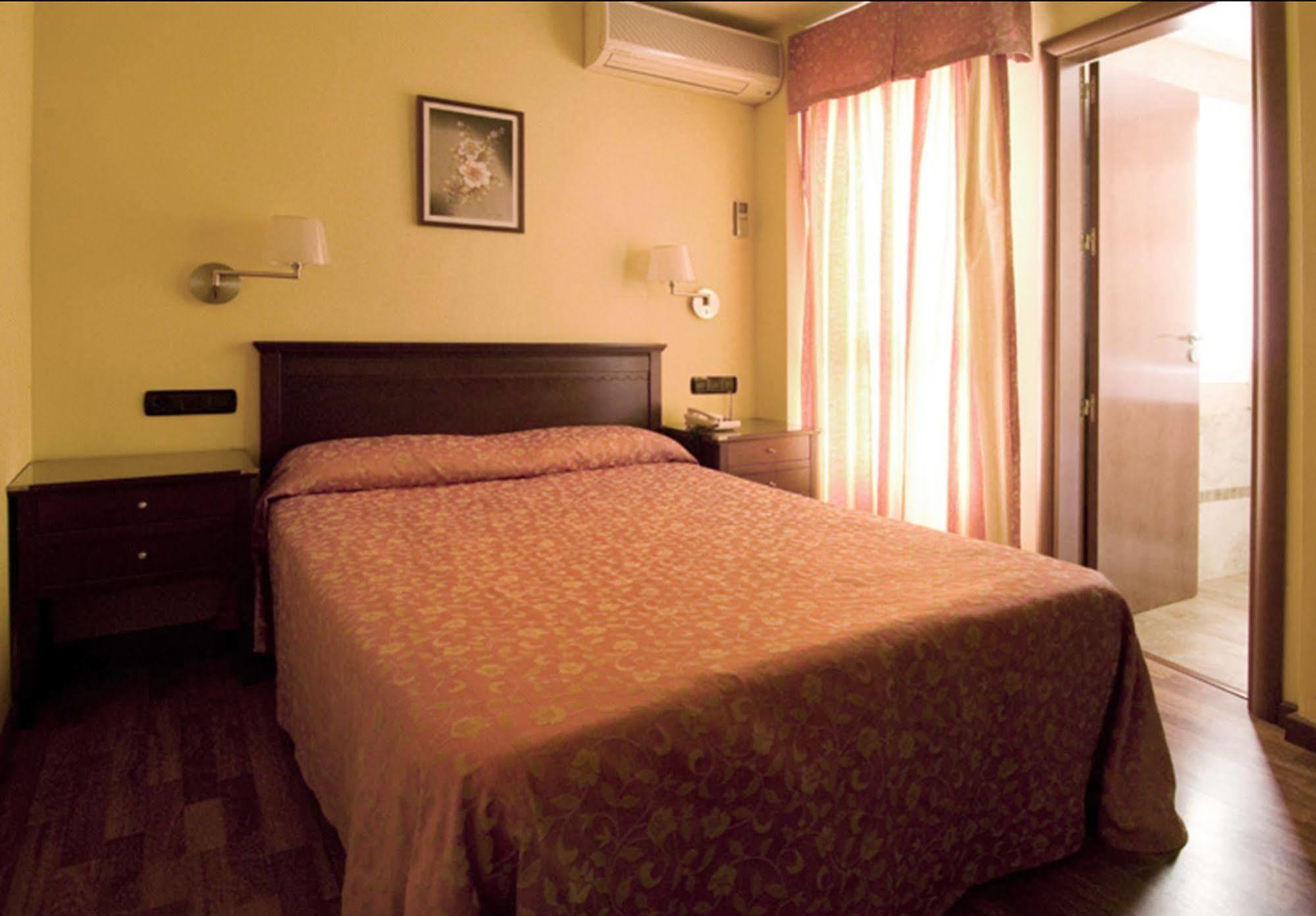 Hotell Carlos V 2*