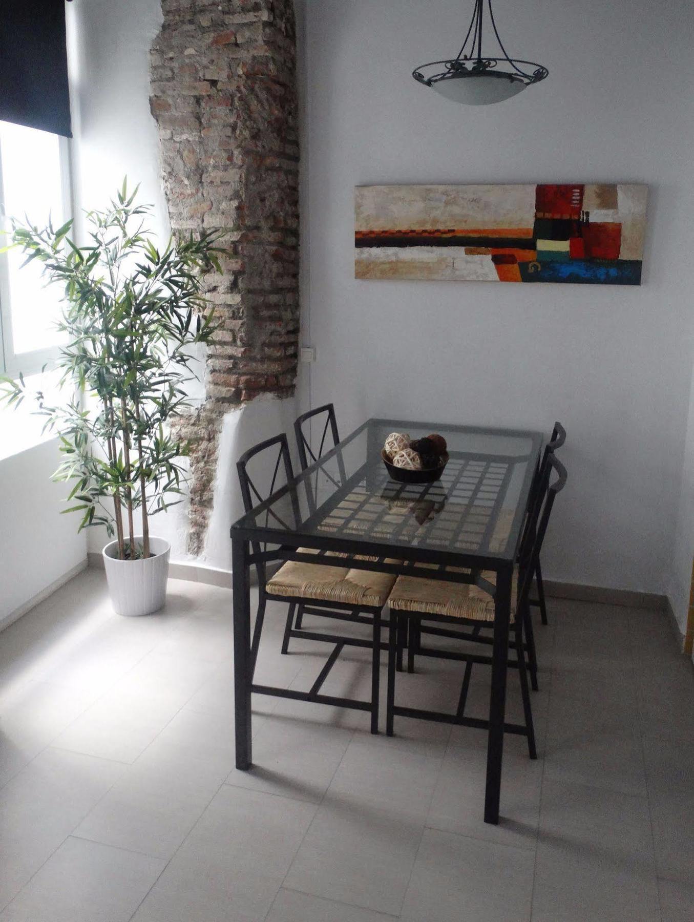 - Nuno Gomez, 24 Appartement Málaga