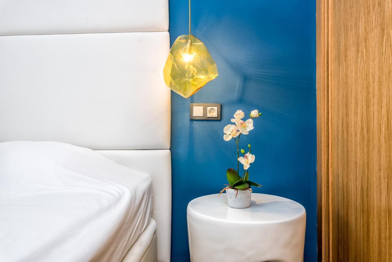 Atico Con Terraza Ac 1hab En El Centro Y Piscina Comunitaria Appartement *