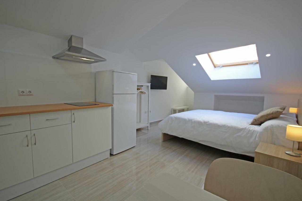 Esparteros 6, Estudios Málaga