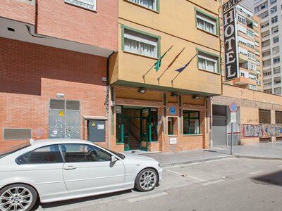 Zeus Hotell 2*