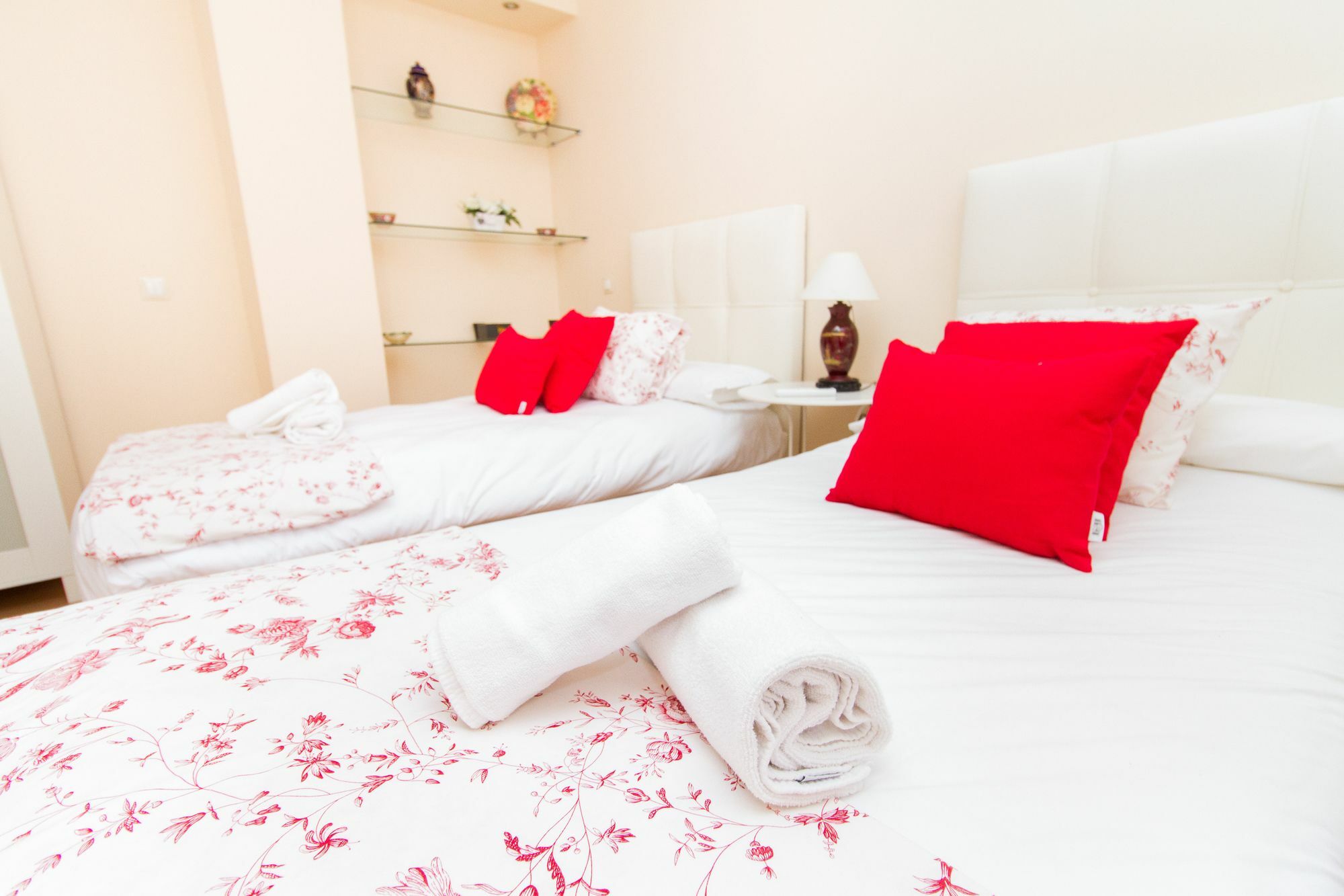 Spanish Into Cathedral Square By La Recepcion Apartamento *