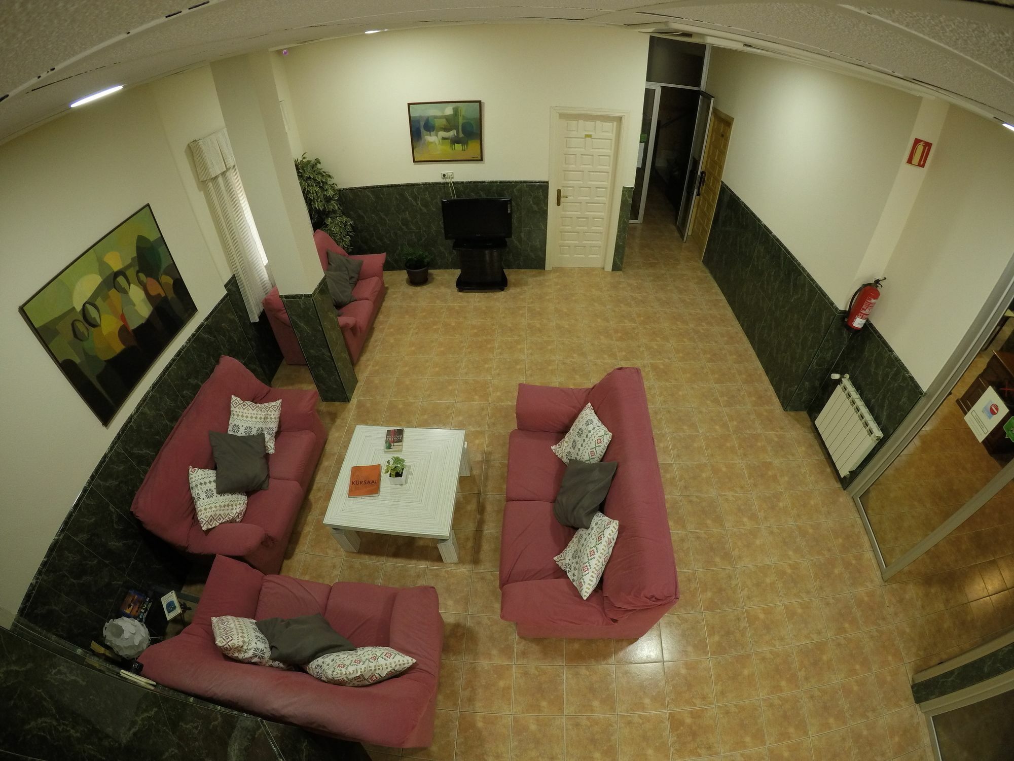 La Casa De Enfrente Gasthuis 2*