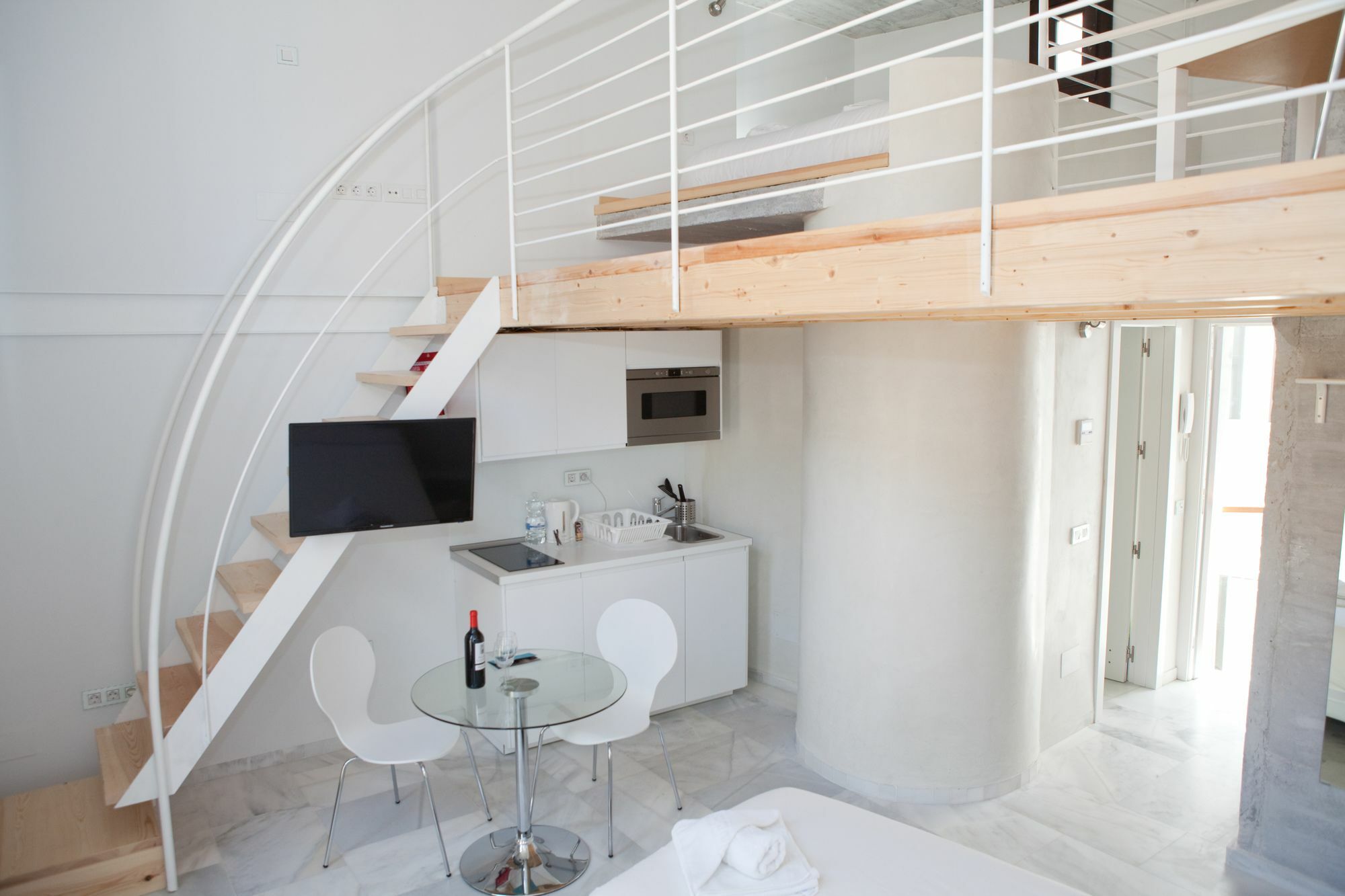Breaks Apartment *