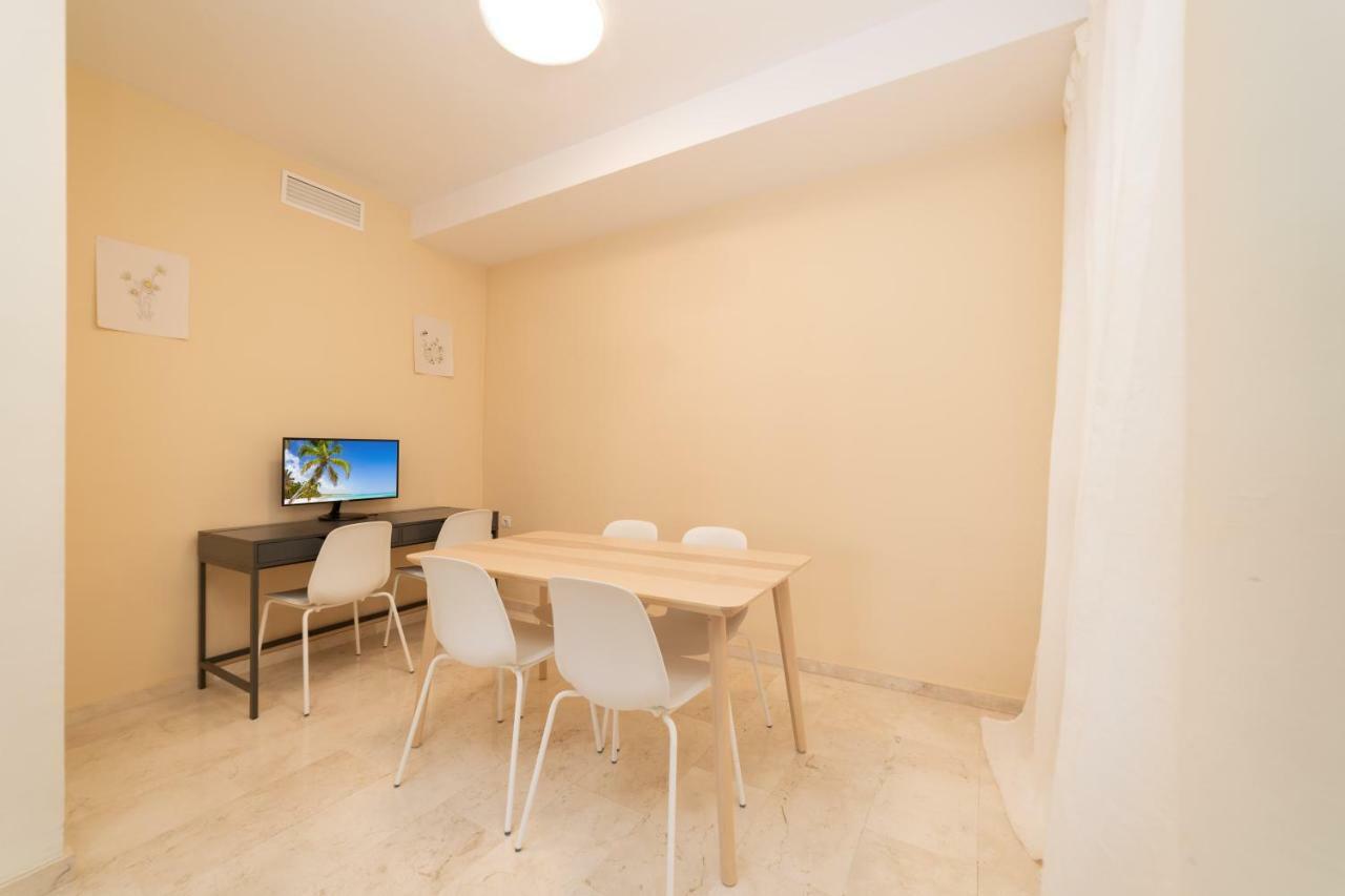 Homes Celedonio Romero Appartement *