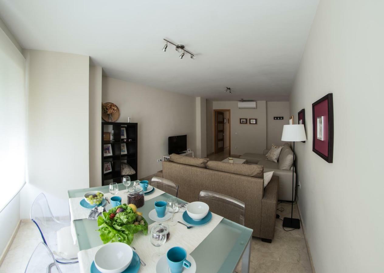 Lägenhet Malagueta Suites