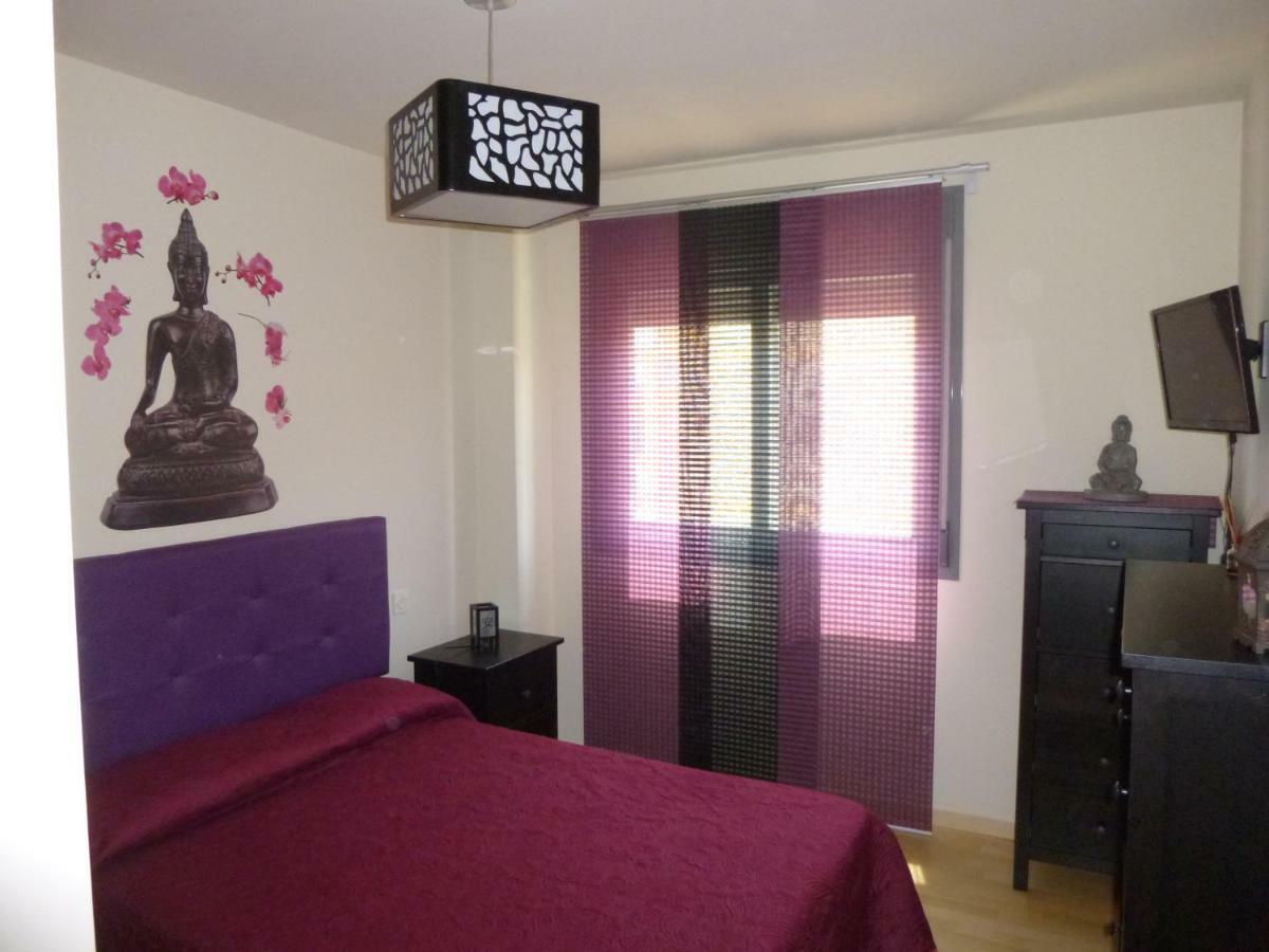 En La Playa! Parking, Wifi, Piscina, Aire Acondicionado Y Netflix! Apartamento