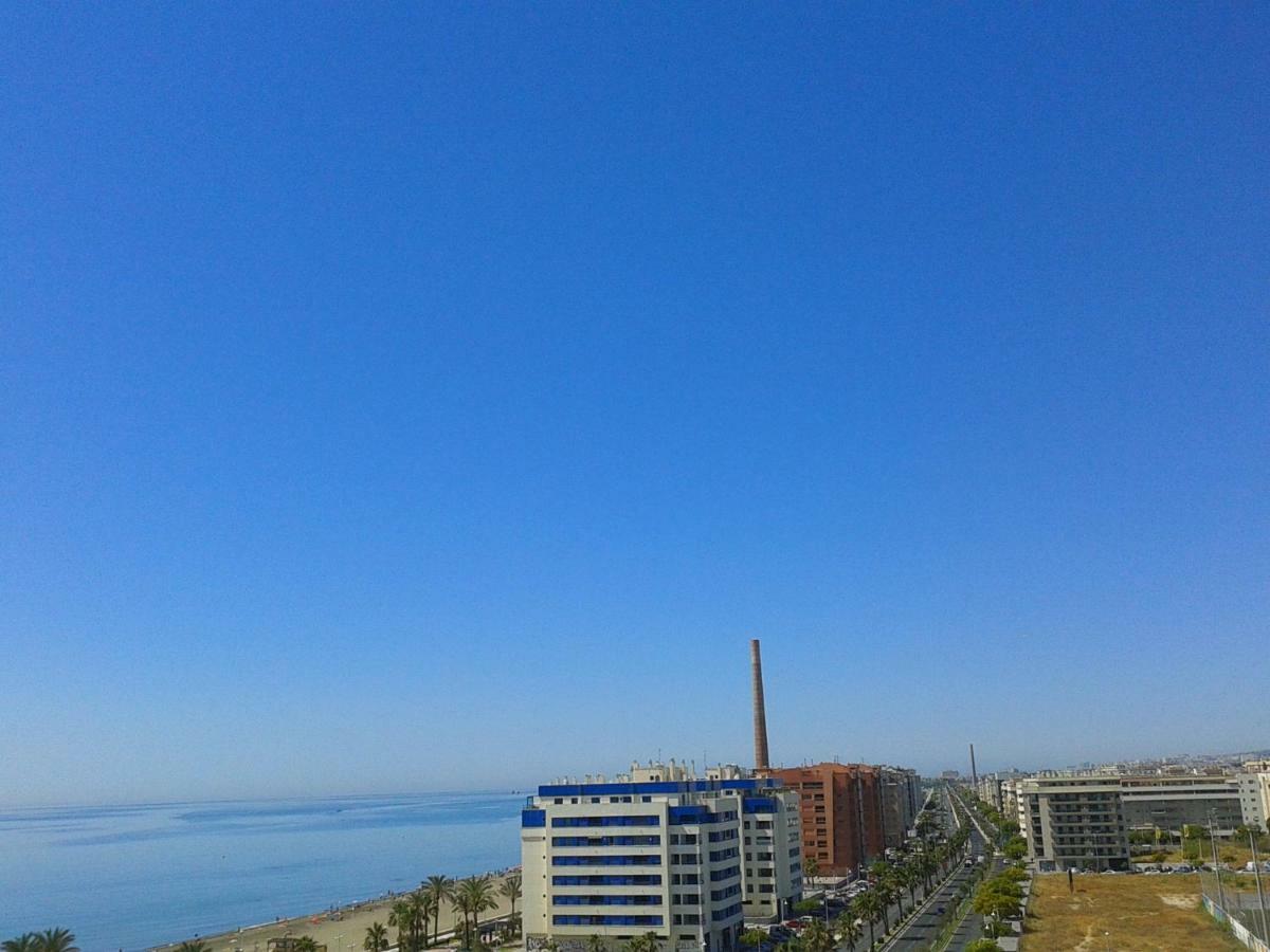 Apartamento En La Playa! Parking, Wifi, Piscina, Aire Acondicionado Y Netflix!