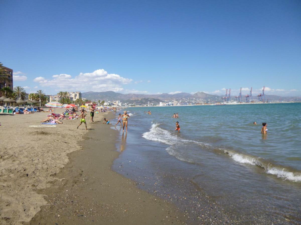 En La Playa! Parking, Wifi, Piscina, Aire Acondicionado Y Netflix! *