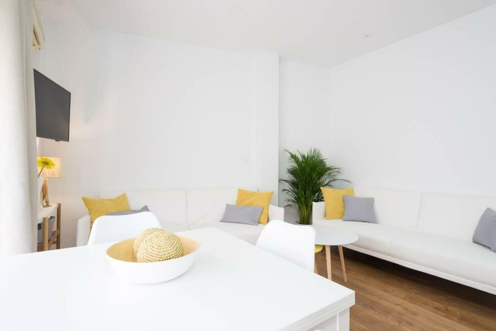 Apartamento Lyrioshomes Cervantes *