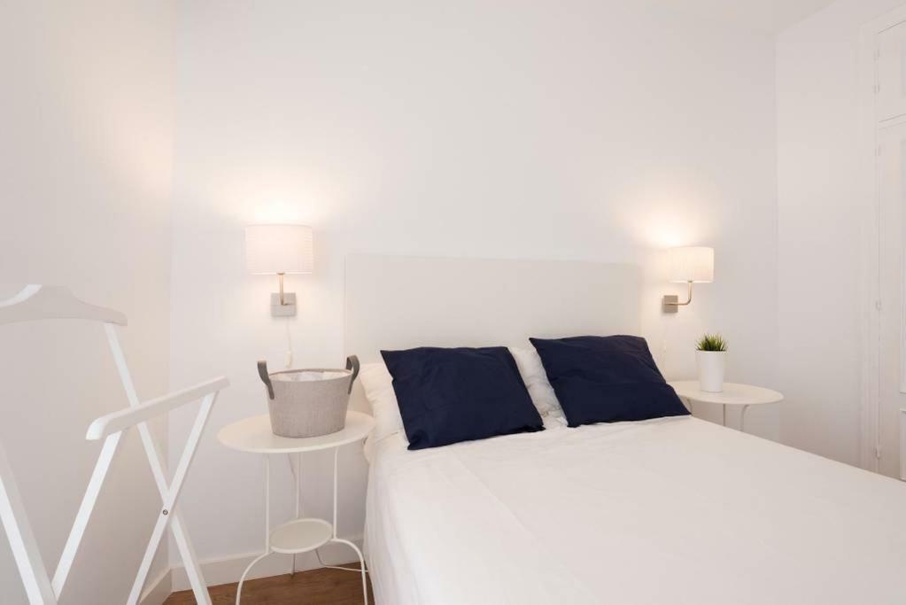 Lyrioshomes Cervantes Apartamento Málaga